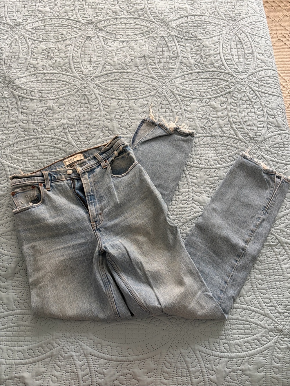 Abercrombie 90s high rise straight leg Jean